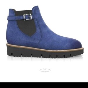 NWOT Girotti Belted Chelsea Boots